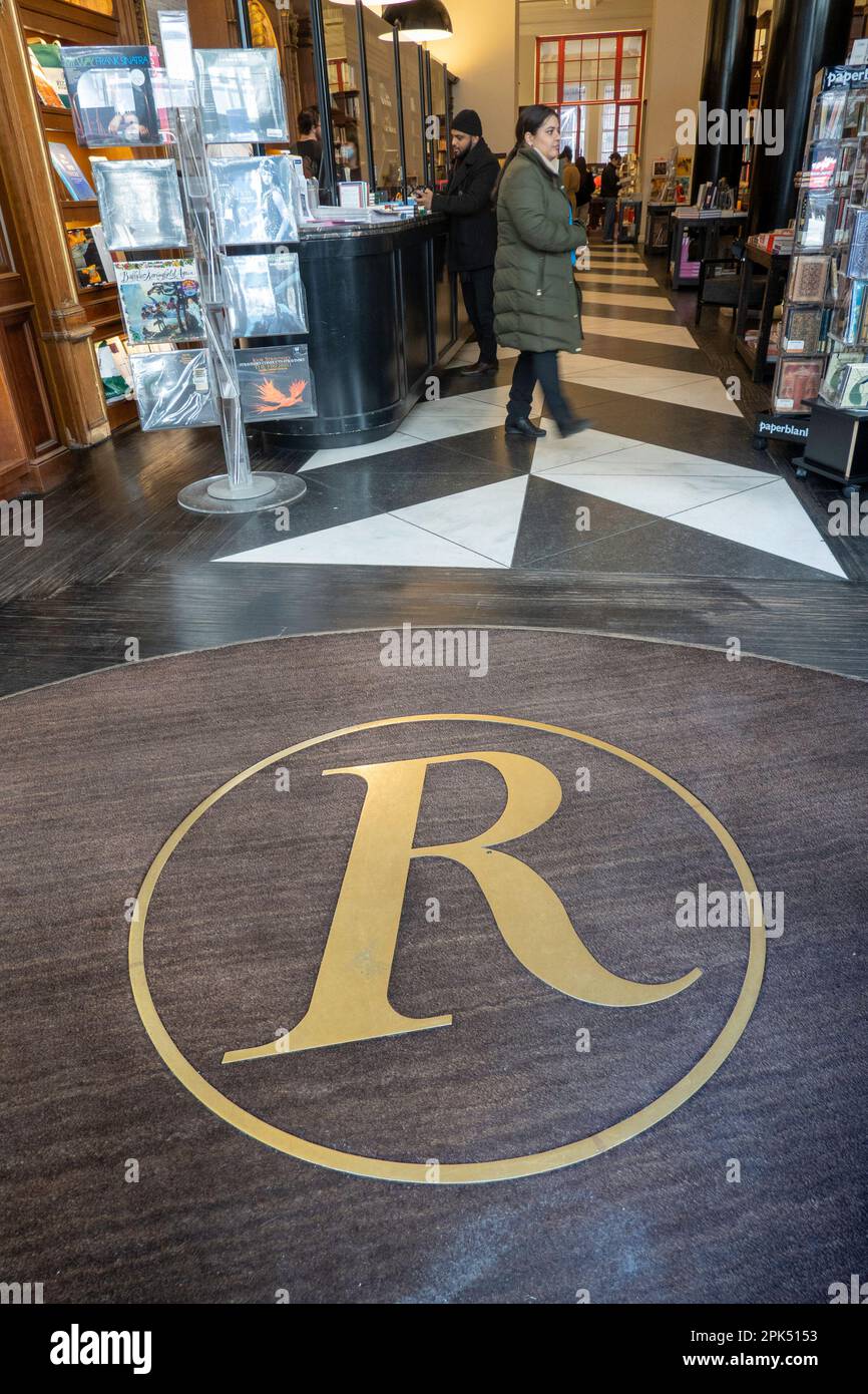 Rizzoli Bookstore est situé sur Broadway, dans le quartier chic de Nomad, 2023, New York City, USA Banque D'Images