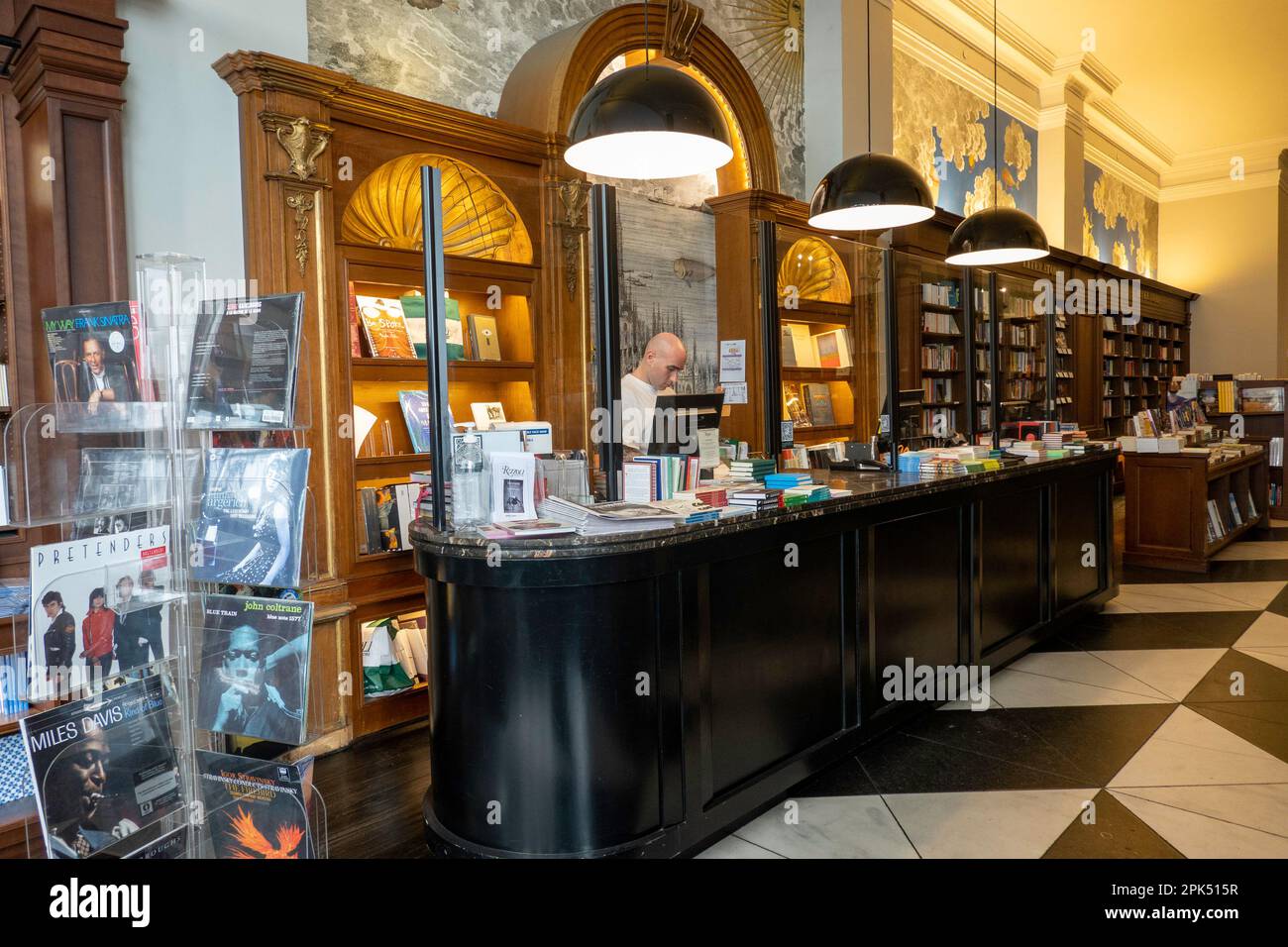 Rizzoli Bookstore est situé sur Broadway, dans le quartier chic de Nomad, 2023, New York City, USA Banque D'Images