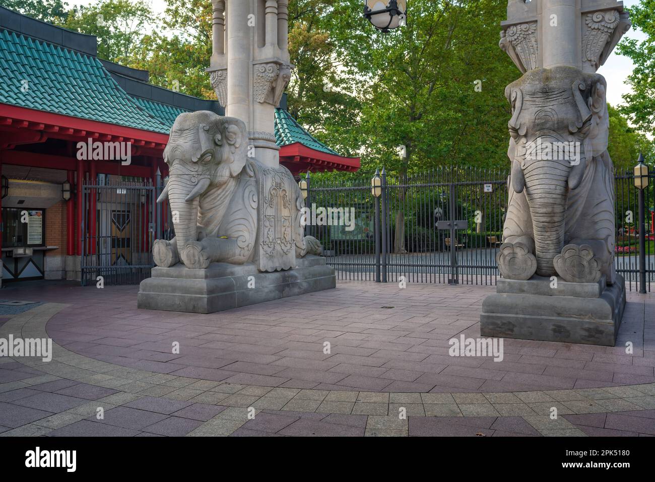 Elephant Gate au zoo de Berlin - Berlin, Allemagne Banque D'Images
