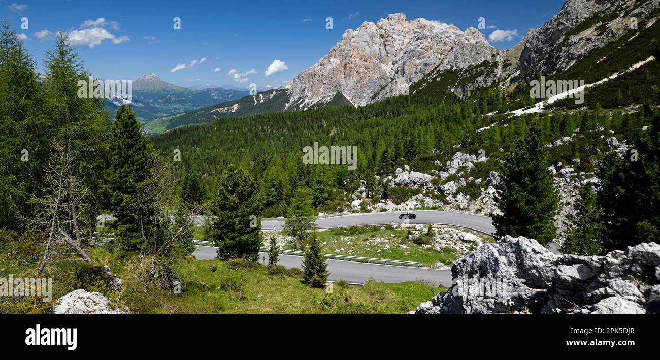 Montagnes majestueuses, col de Falzarego, Dolomites, Italie Banque D'Images