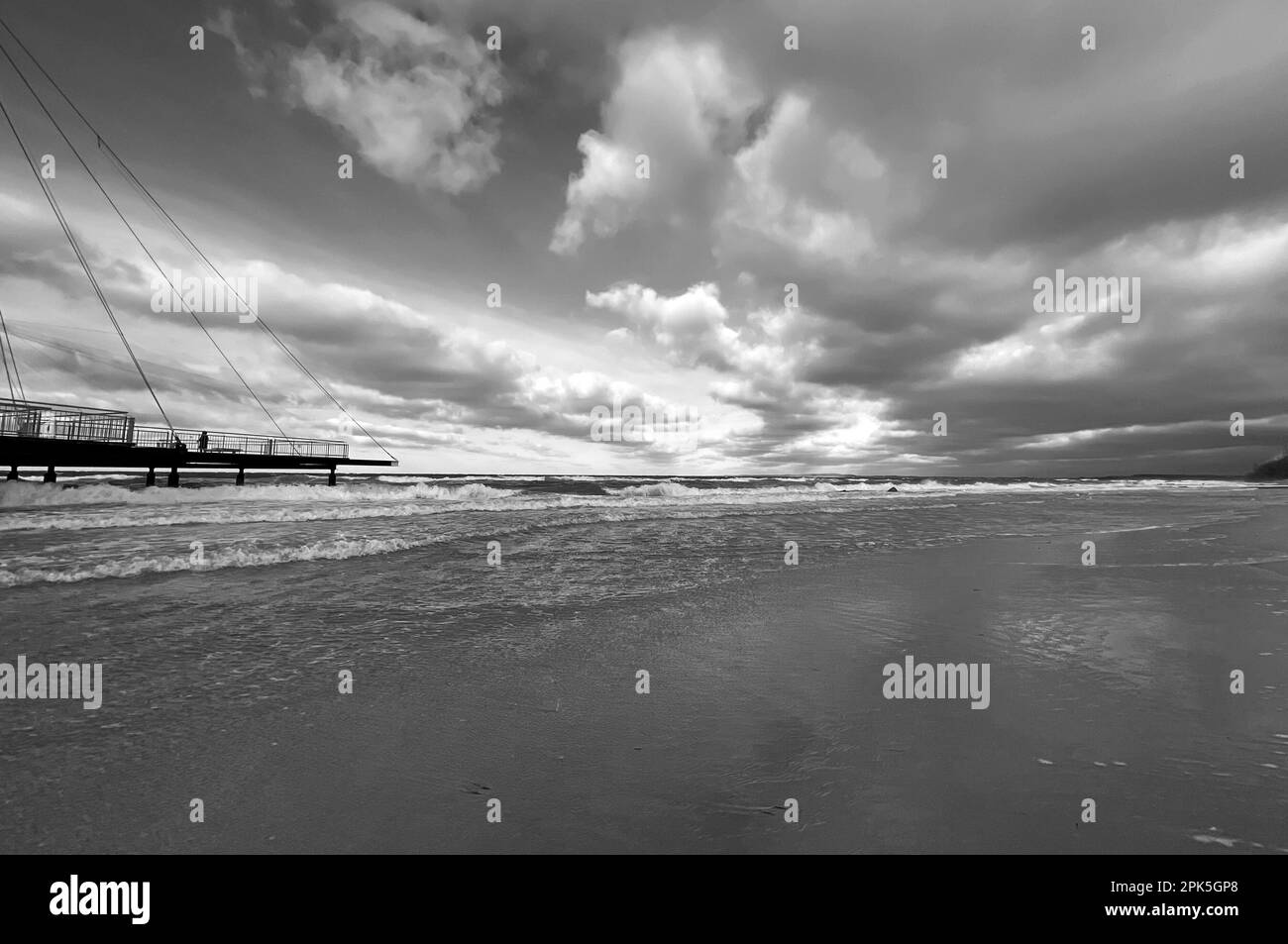 Keel, Allemagne. 01st avril 2023. Firo: 04/03/2023 pays et gens, mer Baltique, vacances, mer Baltique vacances Hohwacht Bay. Schleswig-Holstein, Tourisme . mer, nuages, noir et blanc, baie de Hohwacht crédit: dpa/Alay Live News Banque D'Images