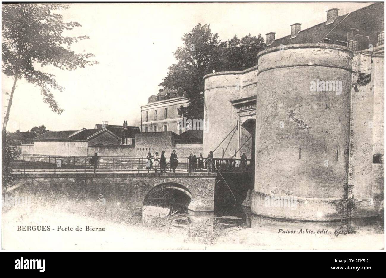 Carte postale : Bergues - porte de Bierne, se sent le 1915 janvier Banque D'Images