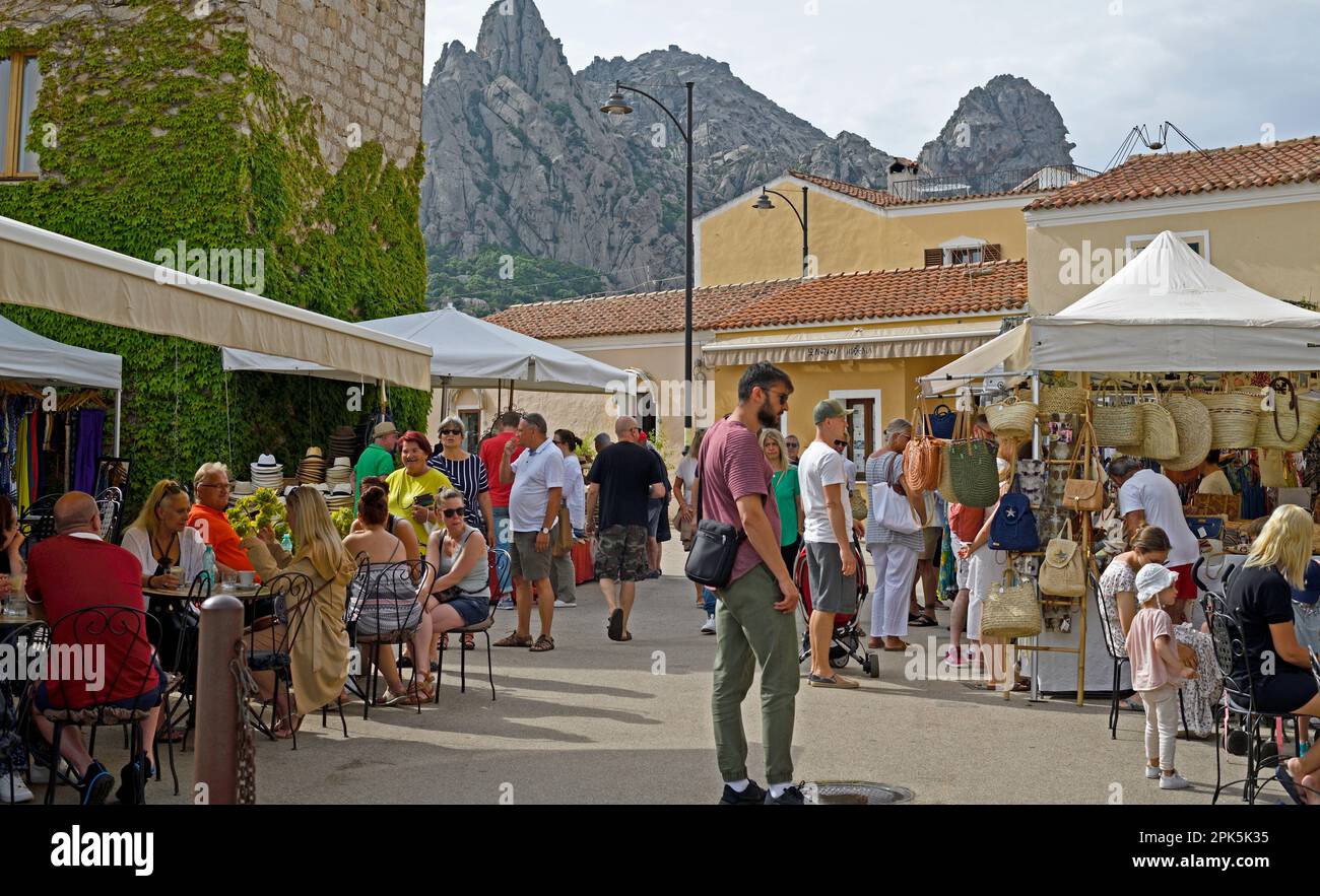 Marché et restaurant, San Pantaleo, Sardaigne, Italie Banque D'Images