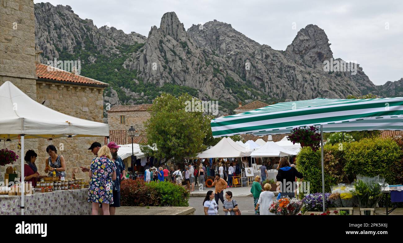 Marché et restaurant, San Pantaleo, Sardaigne, Italie Banque D'Images