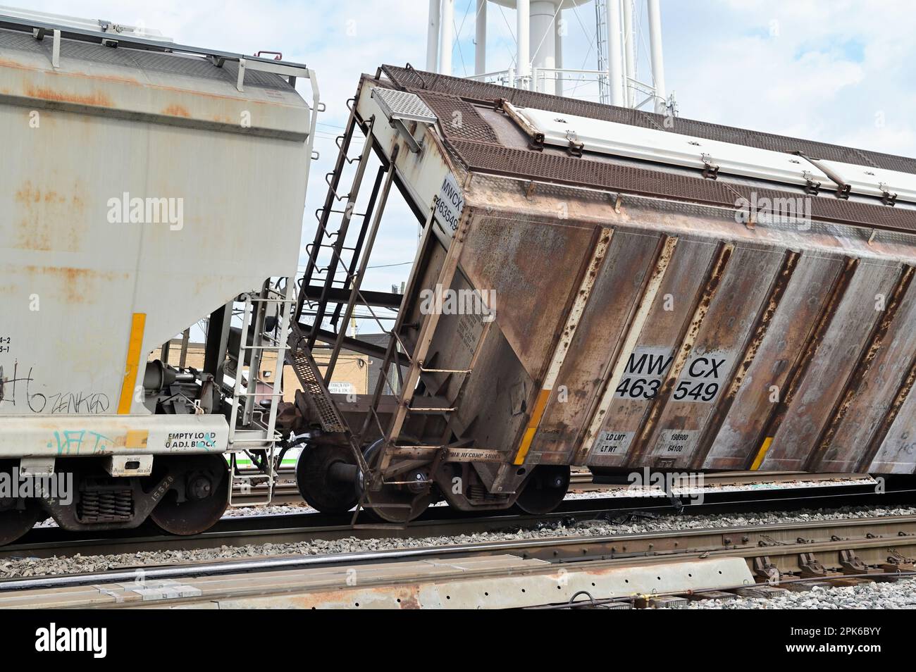 Franklin Park, Illinois, États-Unis. Deux wagons d'un train de marchandises canadien Pacifique en direction est ont déraillé juste à l'est du triage Bensenville de la compagnie de chemin de fer. Banque D'Images