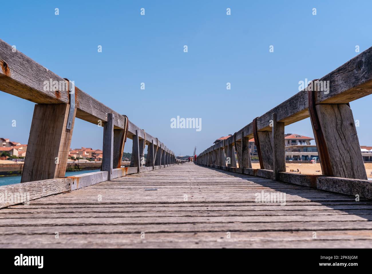 Village de Capbreton sur la côte du pays basque français, vue sur la grande plage depuis la passerelle, France Banque D'Images