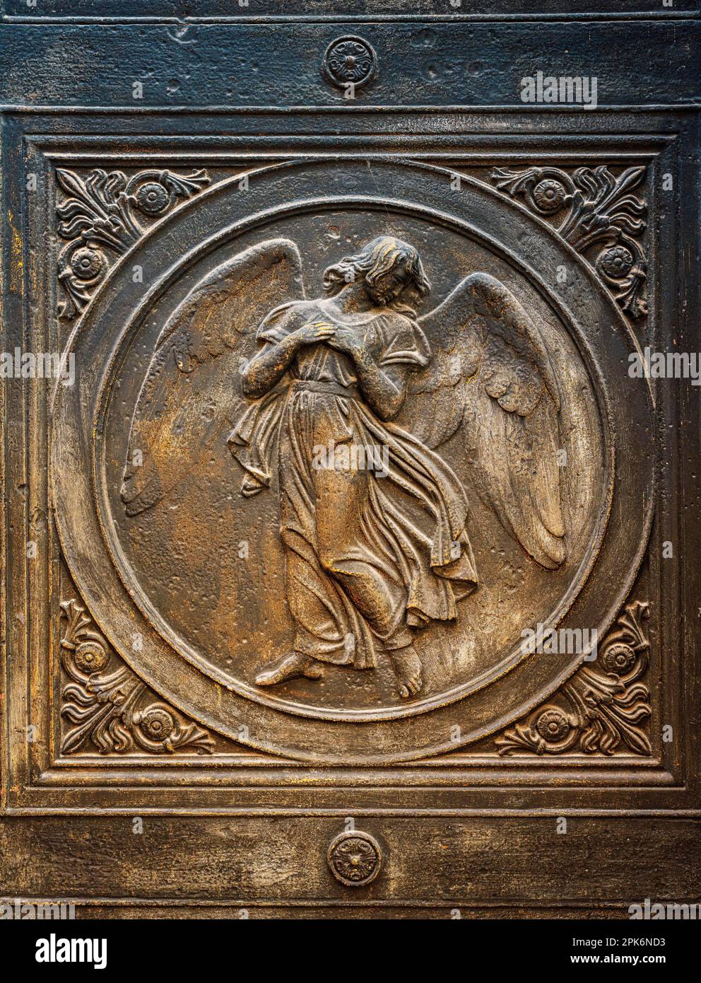 Portail avec des médaillons de bas-relief, Eglise Friedrichwerdersche, Werderscher Markt, Berlin, Allemagne Banque D'Images
