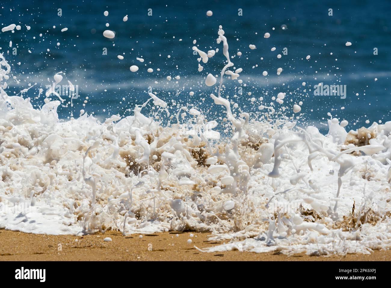 Gros plan de la vague de mer, Newport Beach, Californie, États-Unis Banque D'Images