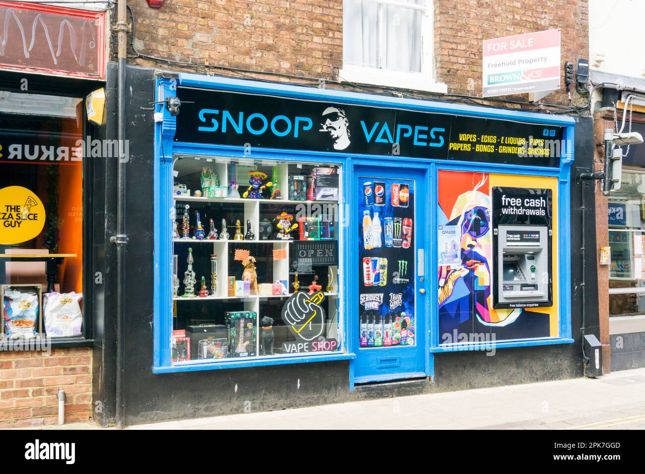 Les locaux de Snoop Vapes dans Norfolk Street, King's Lynn. Banque D'Images