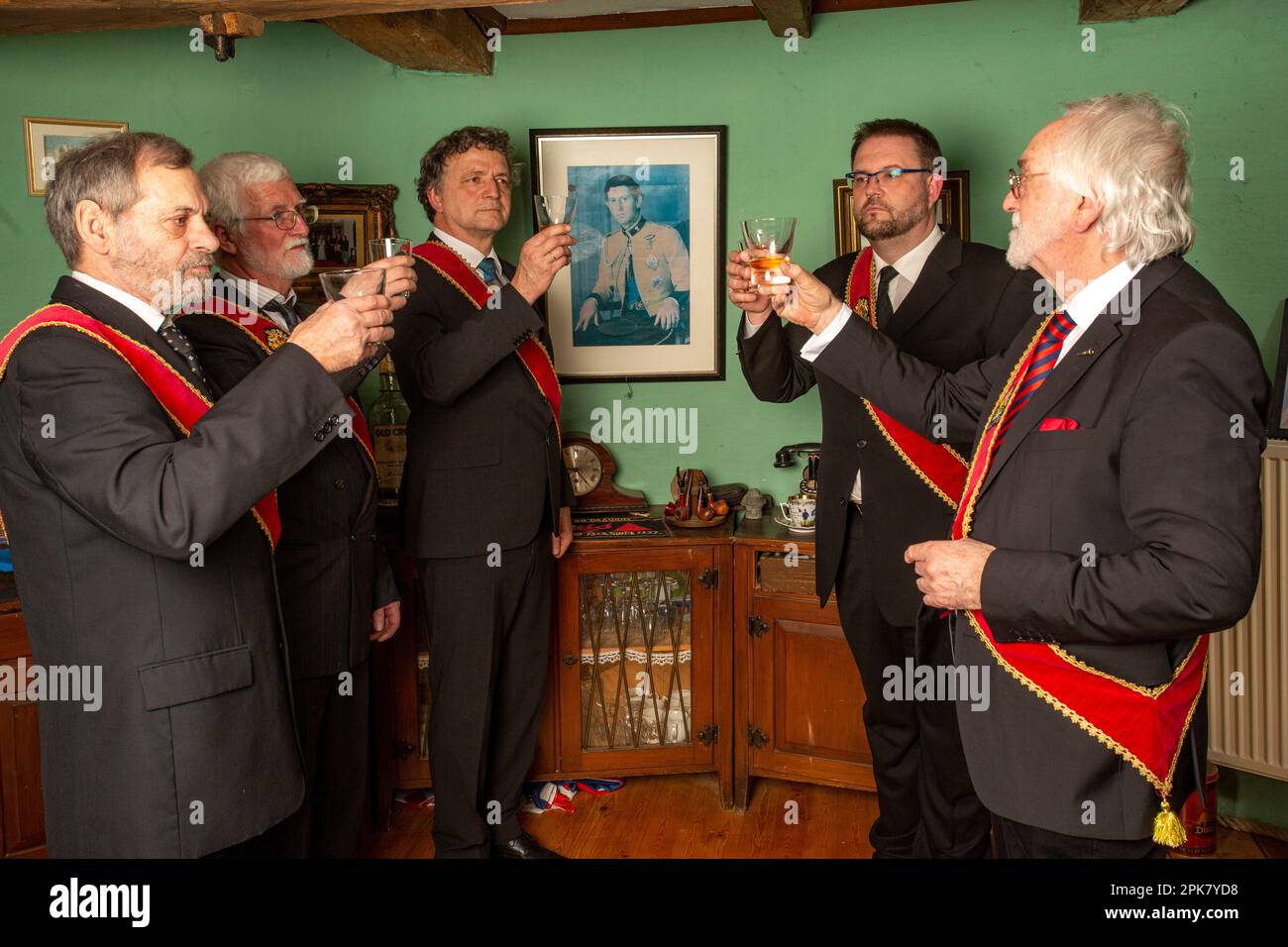 Les membres de la section des amis de la royauté britannique en allemand à Nettetal , le club se prépare à célébrer le roi Charles III en Allemagne Banque D'Images Les membres de la section des amis de la royauté britannique en allemand à Nettetal , le club se prépare à célébrer le roi Charles III en Allemagne Banque D'Images