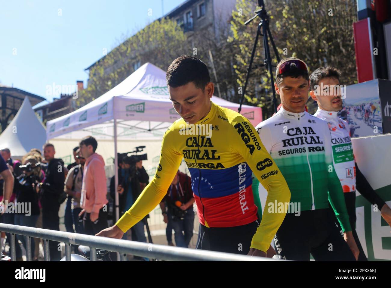 Errenteria, Espagne. 05th avril 2023. Le cavalier de Caja Rural - Seguros RGA, Orluis Aular pendant la phase 3rd de l'Itzulia pays Basque 2023 entre Errenteria et Amasa-Villabona, sur 05 avril 2023, à Errenteria, Espagne. (Photo d'Alberto Brevers/Pacific Press) crédit: Pacific Press Media production Corp./Alamy Live News Banque D'Images