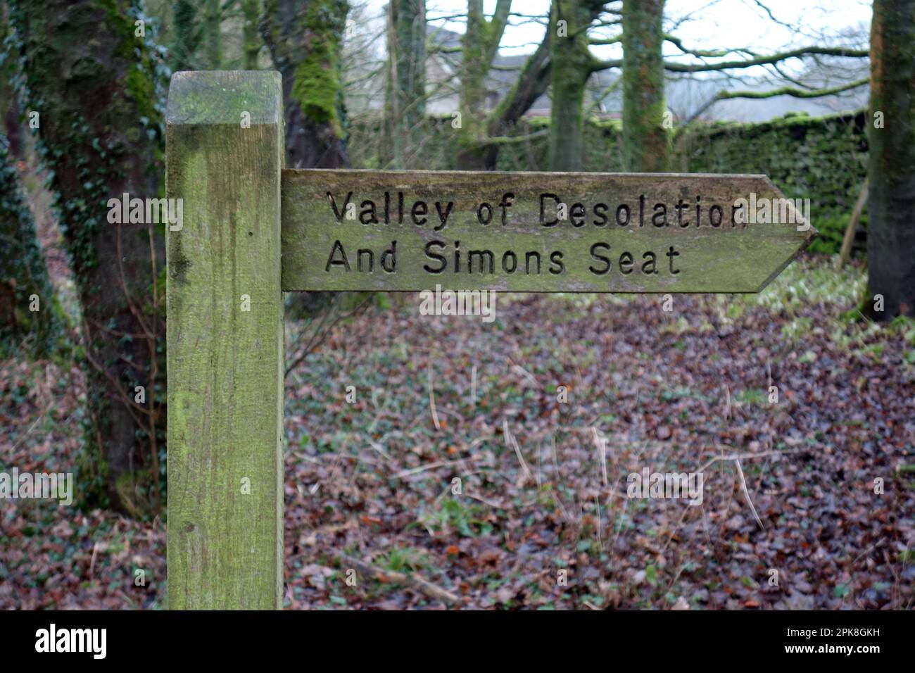 Panneau en bois pour Valley of Desolation & Simons Seat, Bolton Abbey, Wharfdale, Yorkshire Dales, Angleterre, ROYAUME-UNI Banque D'Images