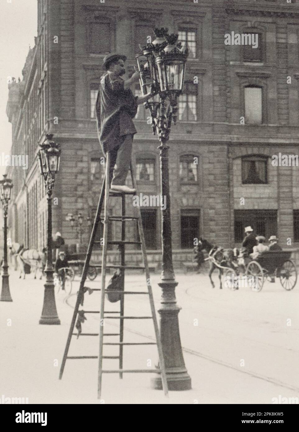 LAMP Cleaners, place du Parvis-notre-Dame, 4th arrondissement, Paris entre 1900 et 1906 Banque D'Images
