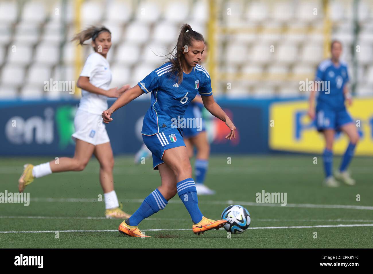 Vercelli, Italie, 5th avril 2023. Jasmine Mounecif d'Italie lors du championnat UEFA U19 au Stadio Silvio Piola, Vercelli. Le crédit photo devrait se lire: Jonathan Moscrop / Sportimage Banque D'Images