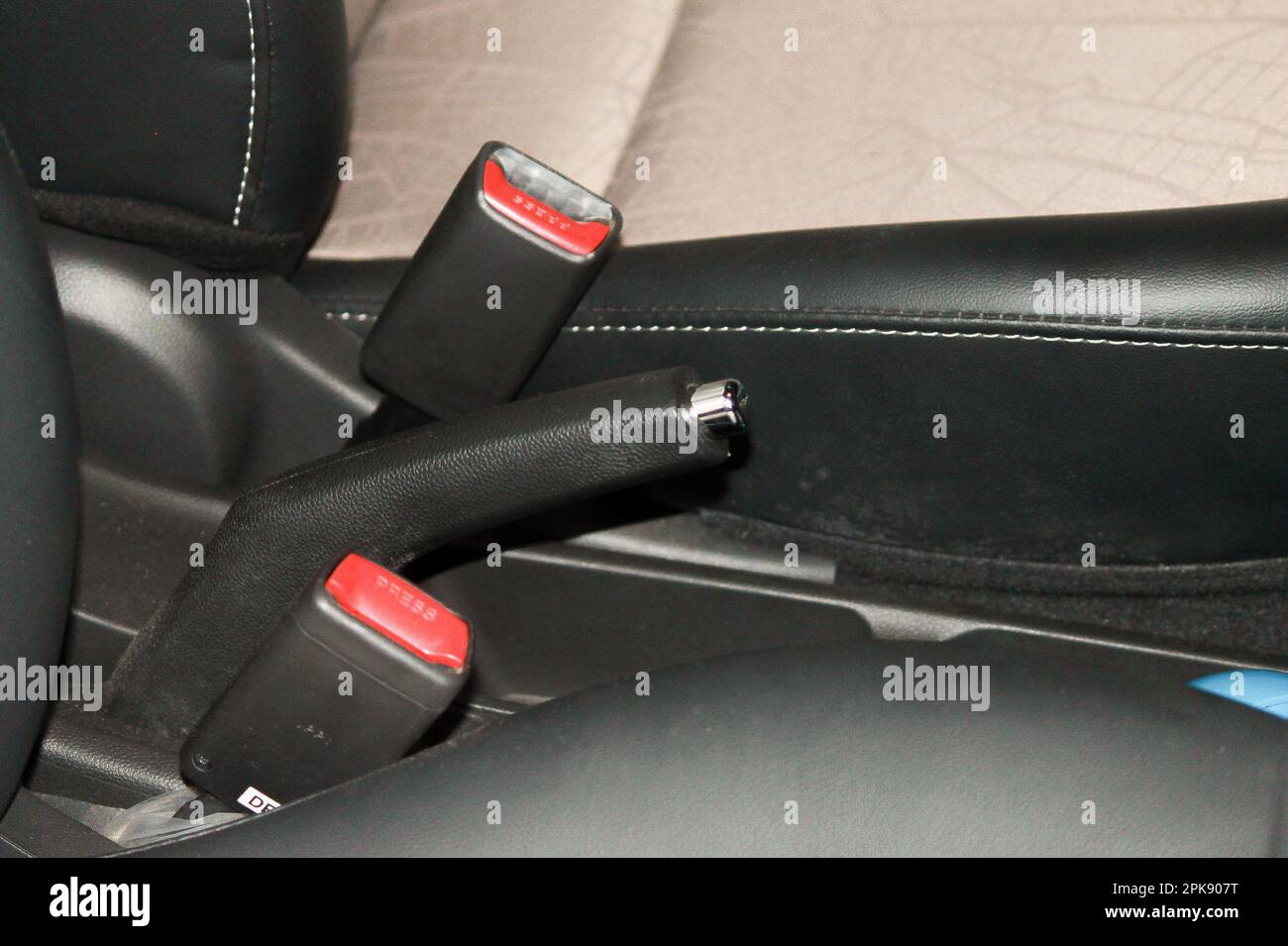 Voiture avec freins à main. Banque D'Images