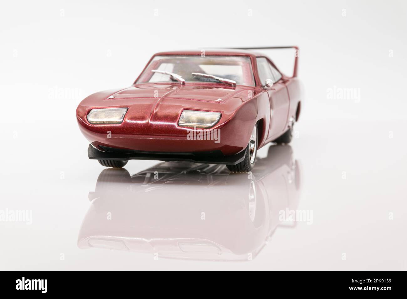 Pontiac Farago CF 428 Rouge foncé - USA 1969 1/43 Avenue