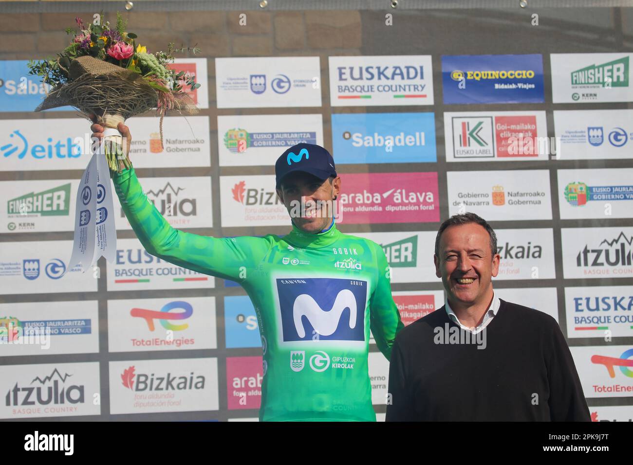 Amasa-Villabona, Espagne. 05th avril 2023. Movistar Team pilote Alex Aramburu sur le podium comme leader de régularité maillot vert pendant la 3rd étape de l'Itzulia pays Basque 2023 entre Errenteria et Amasa-Villabona sur 05 avril 2023, à Amasa-Villabona, Espagne. (Photo par Alberto Brevers/Pacific Press/Sipa USA) Credit: SIPA USA/Alay Live News Banque D'Images