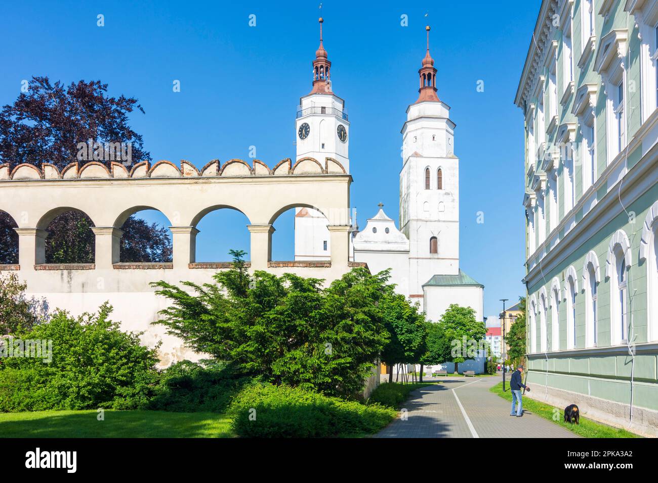 KRNOV (Jägerndorf), Eglise de Saint Martin, mur suédois à Moravskoslezsky, région morave-silésienne, région Mährisch-Schlesische, Tchèque Banque D'Images