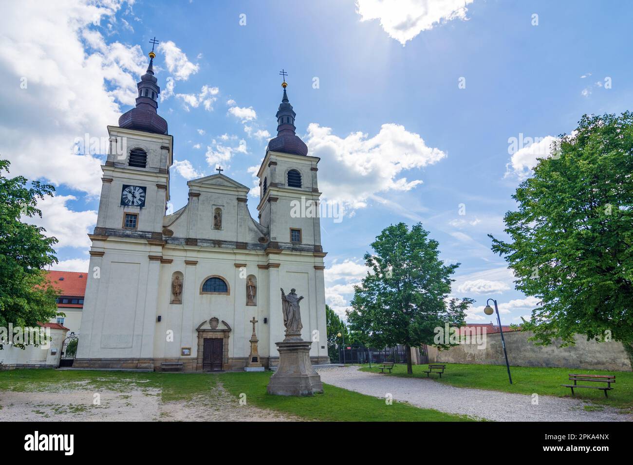 Uhersky Brod (Ungarisch Brod), couvent duminicien avec l'église de l'Assomption de la Vierge Marie à Zlinsky, région de Zlin (région de Zliner), Tchéquie Banque D'Images
