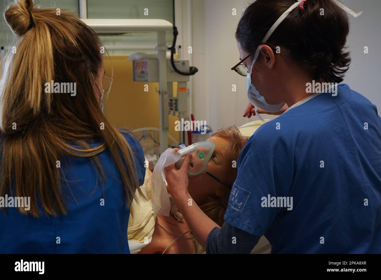 Tout au long de l'année, le personnel infirmier de l'hôpital continue de former sur les nouvelles technologies et les nouvelles recommandations. Banque D'Images