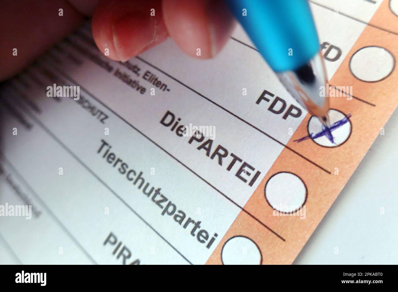 19.01.2023, Allemagne, , Berlin - photo symbolique : voter pour le FDP. 00S230119D505CAROEX.JPG [AUTORISATION DU MODÈLE : NON, AUTORISATION DU PROPRIÉTAIRE : NON (c) images de CARO / Banque D'Images
