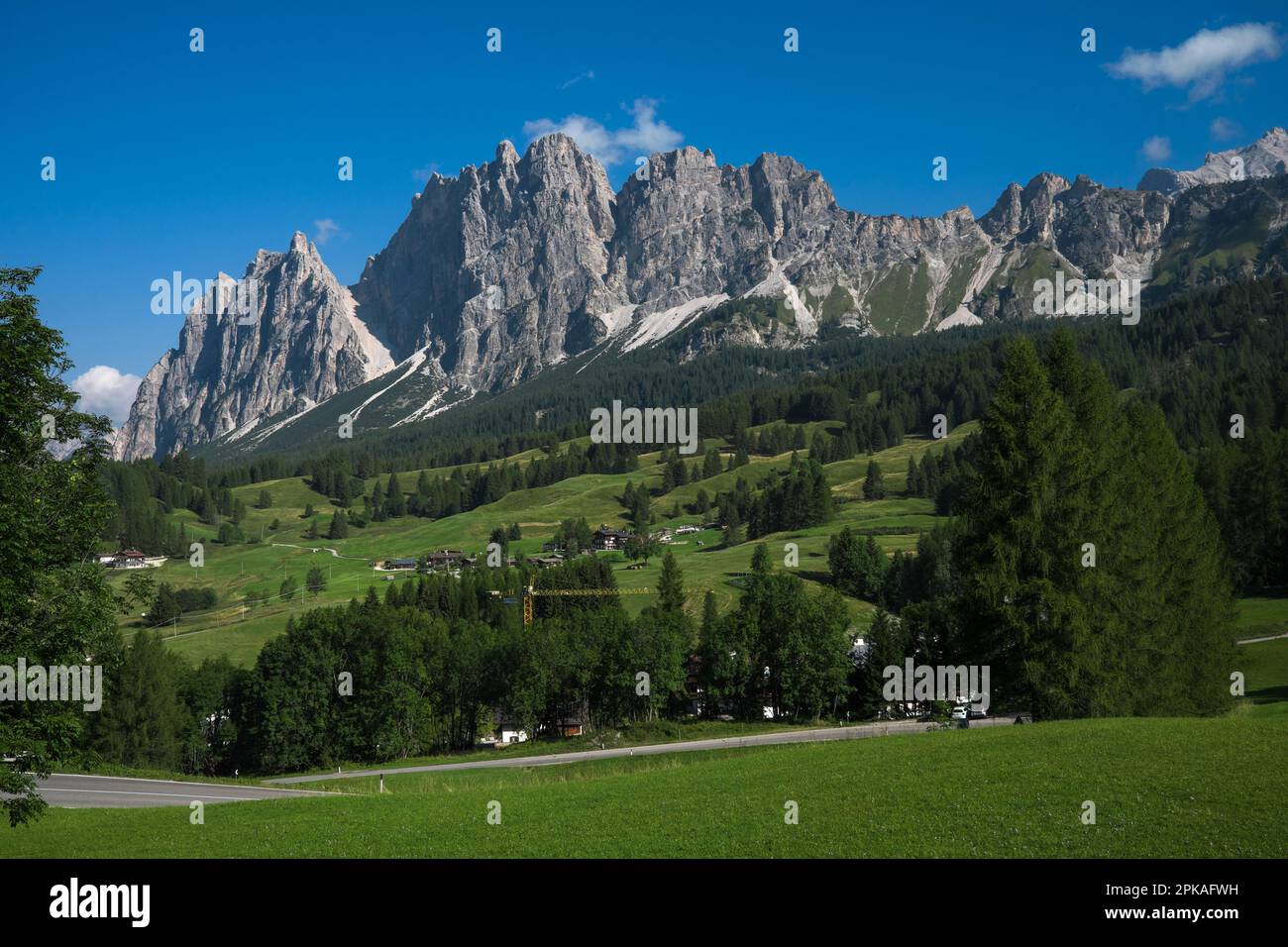 09.09.2021, Italie, Vénétie, Cortina d'Ampezzo - Croda del Pomagagagnon, Dolomites d'Ampezzo près de Cortina d'Ampezzo. 00U210909D021CAROEX.JPG [VERSION DU MODÈLE : Banque D'Images