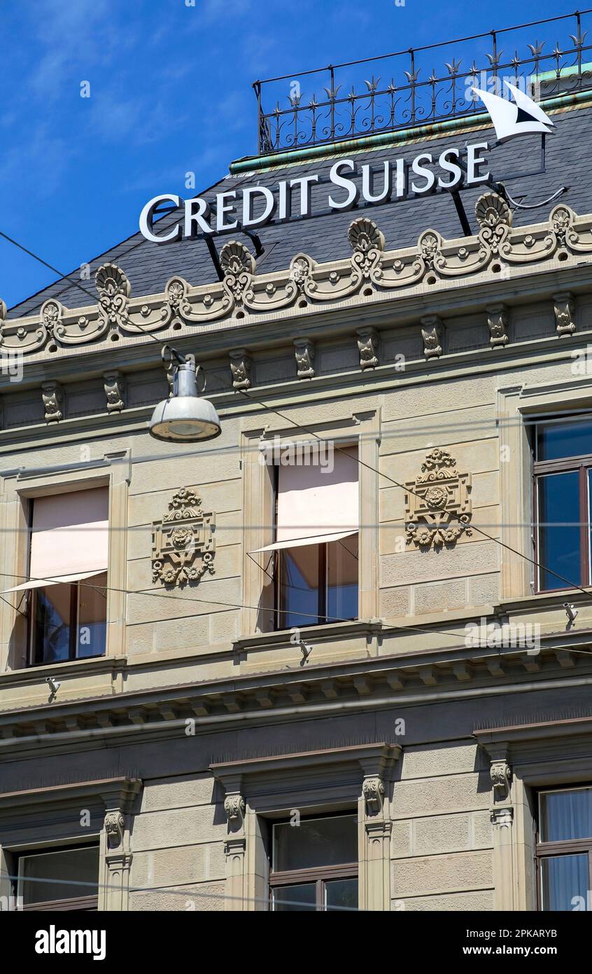 Zurich, Suisse - Credit Suisse, logo de la société sur la façade du siège de la Credit Suisse Bank à Paradeplatz dans le quartier de Zurich, ici à l'occasion de la prise de contrôle par UBS Bank. Archiver la photo à partir de 20.05.2007 Banque D'Images