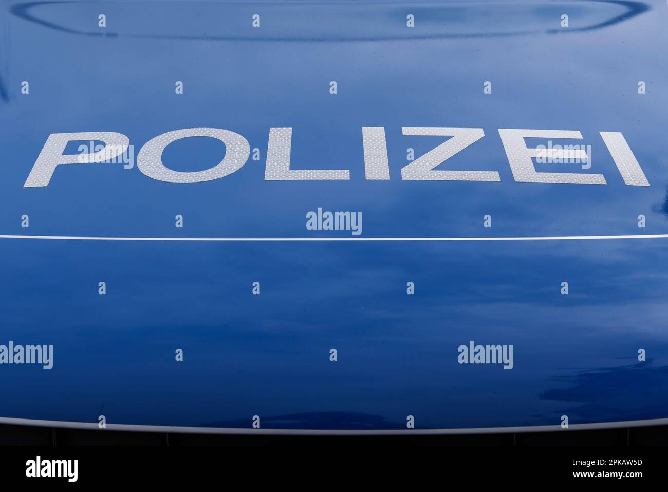 Voiture de police, détail, écriture de 'Polizei' sur voiture d'escouade, Wilhelmshaven, Basse-Saxe, Allemagne Banque D'Images