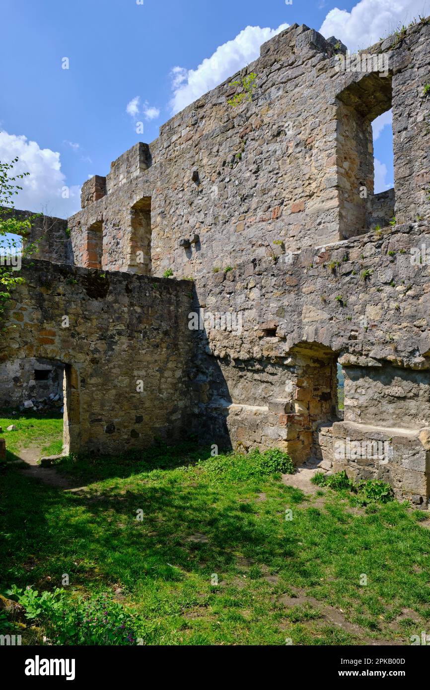 Château de la ruine Bramberg dans le parc naturel de Haßberge, district de Haßfurt, Basse-Franconie, Franconie, Bavière, Allemagne Banque D'Images