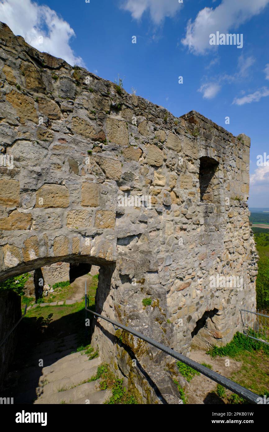 Château de la ruine Bramberg dans le parc naturel de Haßberge, district de Haßfurt, Basse-Franconie, Franconie, Bavière, Allemagne Banque D'Images