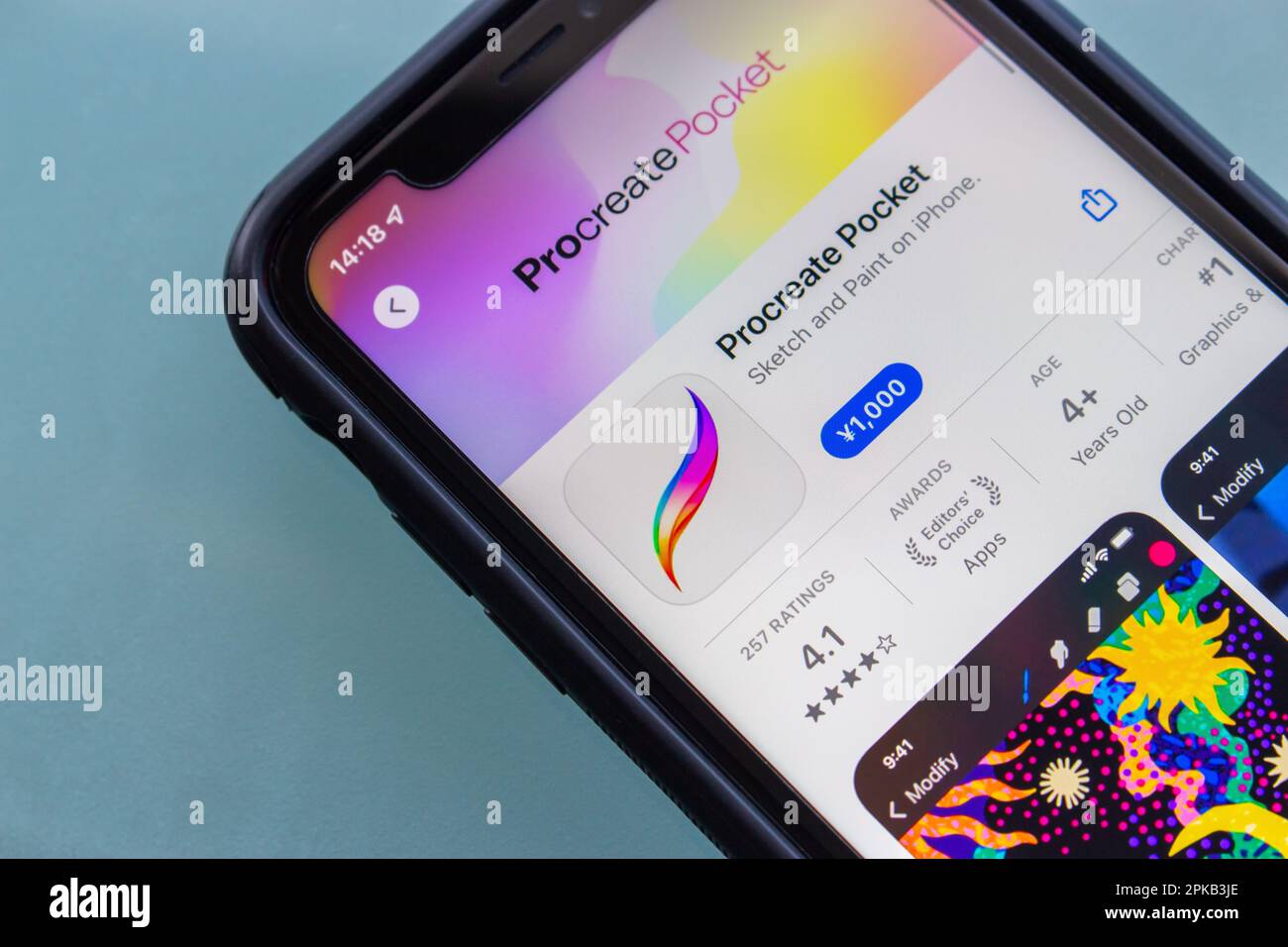 Procreate Pocket app vue dans un App Store sur l'écran de l'iPhone. Procreate est une application d'éditeur de graphiques raster pour la peinture numérique de Savage Interactive Banque D'Images