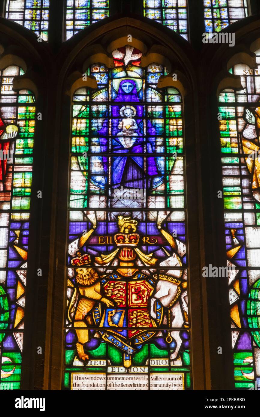 Angleterre, Dorset, Sherbourne, Abbaye de Sherbourne, vitraux représentant de célèbres scènes historiques et bibliques Banque D'Images