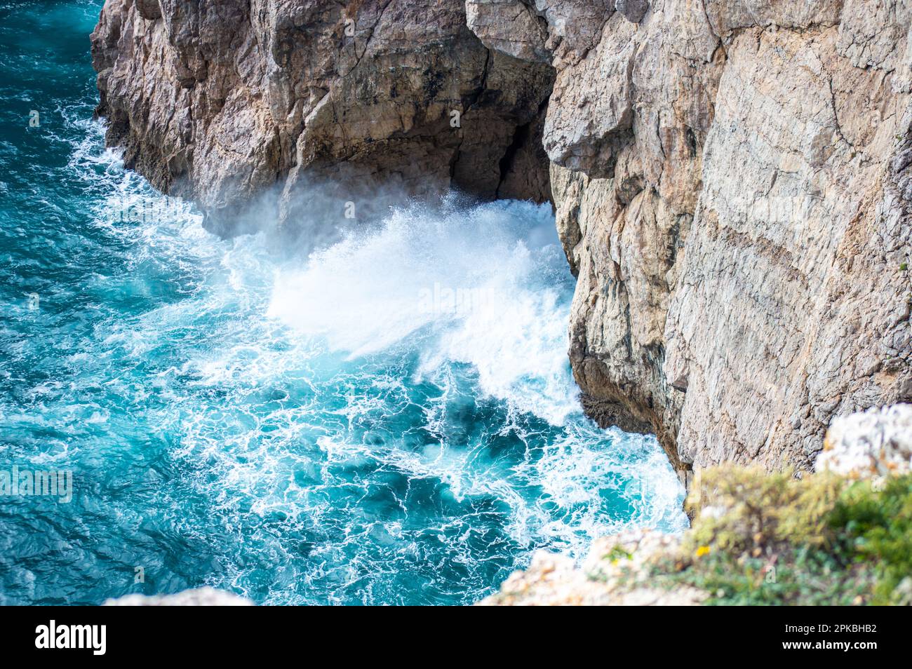 Côte de l'Algarve à l'extérieur de Lagos, Portugal. Plages et rives portugaises. Banque D'Images