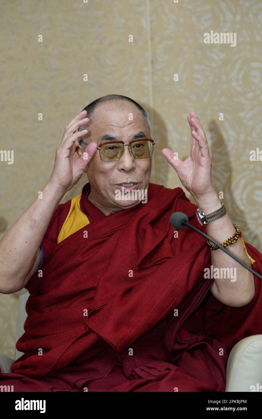 Sa Sainteté le Dalaï Lama de 14th tient une conférence de presse à Sydney dans le cadre d'une visite de onze jours en Australie (6-16 juin). Sheraton Wentworth Hotel, Sydney, Australie. 14.06.07. Banque D'Images