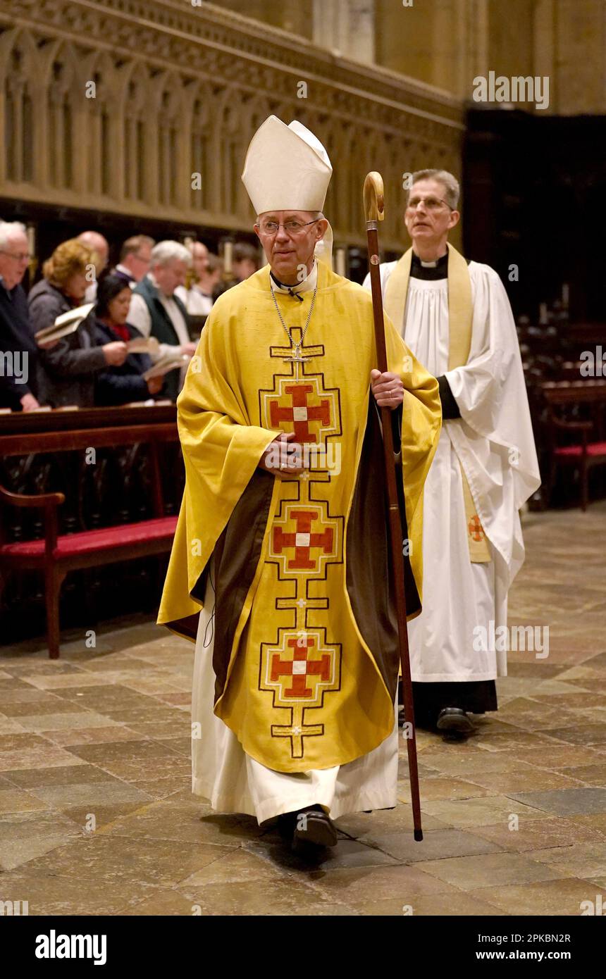 L'archevêque de Canterbury Justin Welby pendant l'Eucharistie du Sung, la liturgie de Maundy service du jeudi à la cathédrale de Canterbury, dans le Kent. Date de la photo: Jeudi 6 avril 2023. Banque D'Images