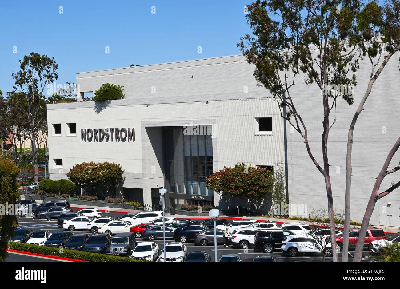 COSTA MESA, CALIFORNIE: 4 avril 2023: Nordstrom grand magasin à South Coast Plaza. Banque D'Images