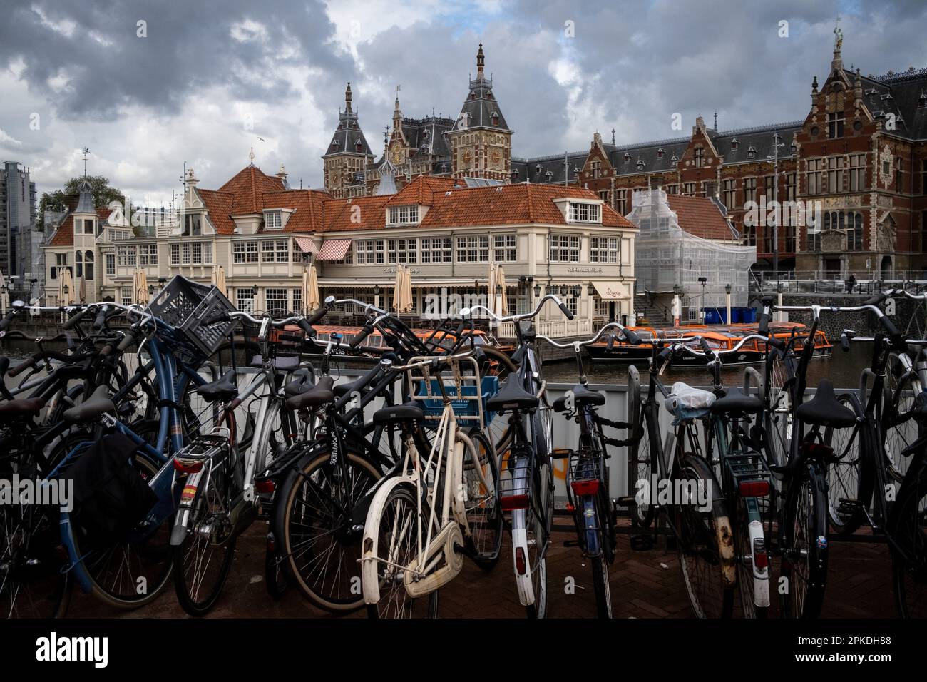 Pays-Bas, Amsterdam, automne 2021. Tourisme et vie quotidienne à Amsterdam, Hollande. Photo de Martin Bertrand. Pays-Bas, Amsterdam, automne 2021. T Banque D'Images