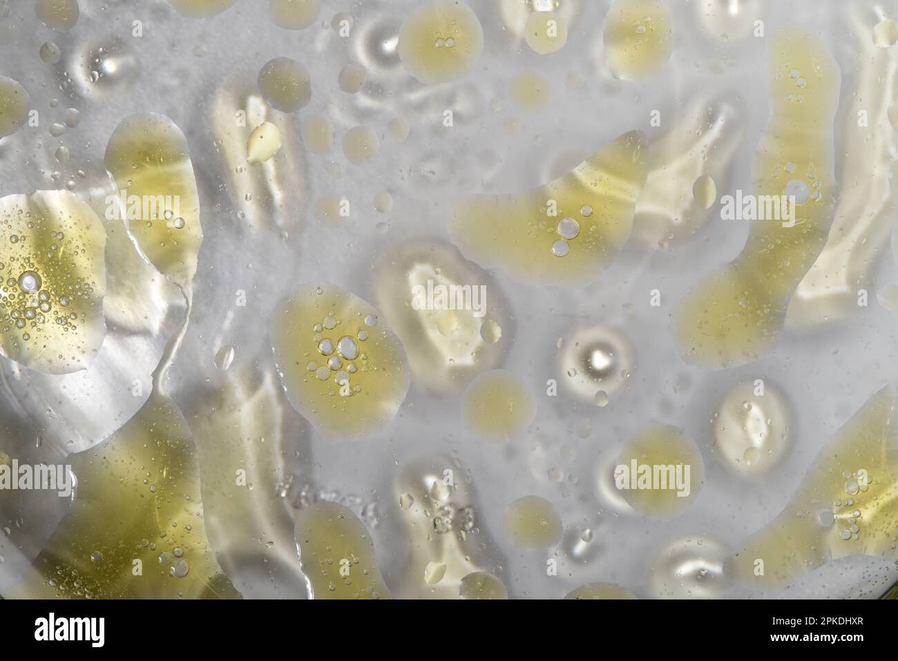 delle gocce di olio à acqua Banque D'Images