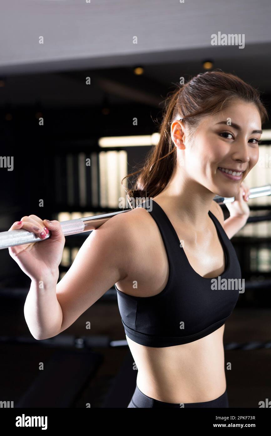 Les femmes travaillant à la salle de sport Banque D'Images