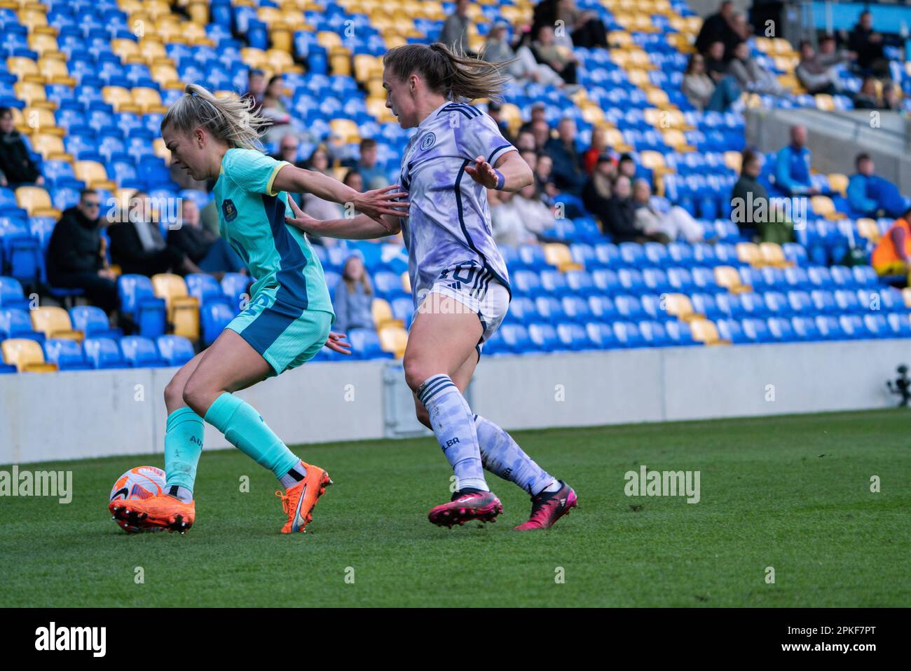 Wimbledon, Londres, Royaume-Uni. 7 avril 2023. CLAIRE POLKINHOME (Australie) et CAROLINE WEIR (Écosse). Commbank Australia Matilda v Scotland équipe nationale féminine au stade Cherry Red Records, Plough Lane Wimbledon Credit: amer ghazzal/Alay Live News Banque D'Images