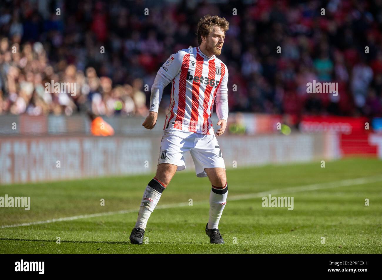 Ben Pearson #22 de Stoke City pendant le match de championnat de Sky Bet Stoke City vs Bristol City au Bet365 Stadium, Stoke-on-Trent, Royaume-Uni, 7th avril 2023 (photo de Phil Bryan/News Images) Banque D'Images