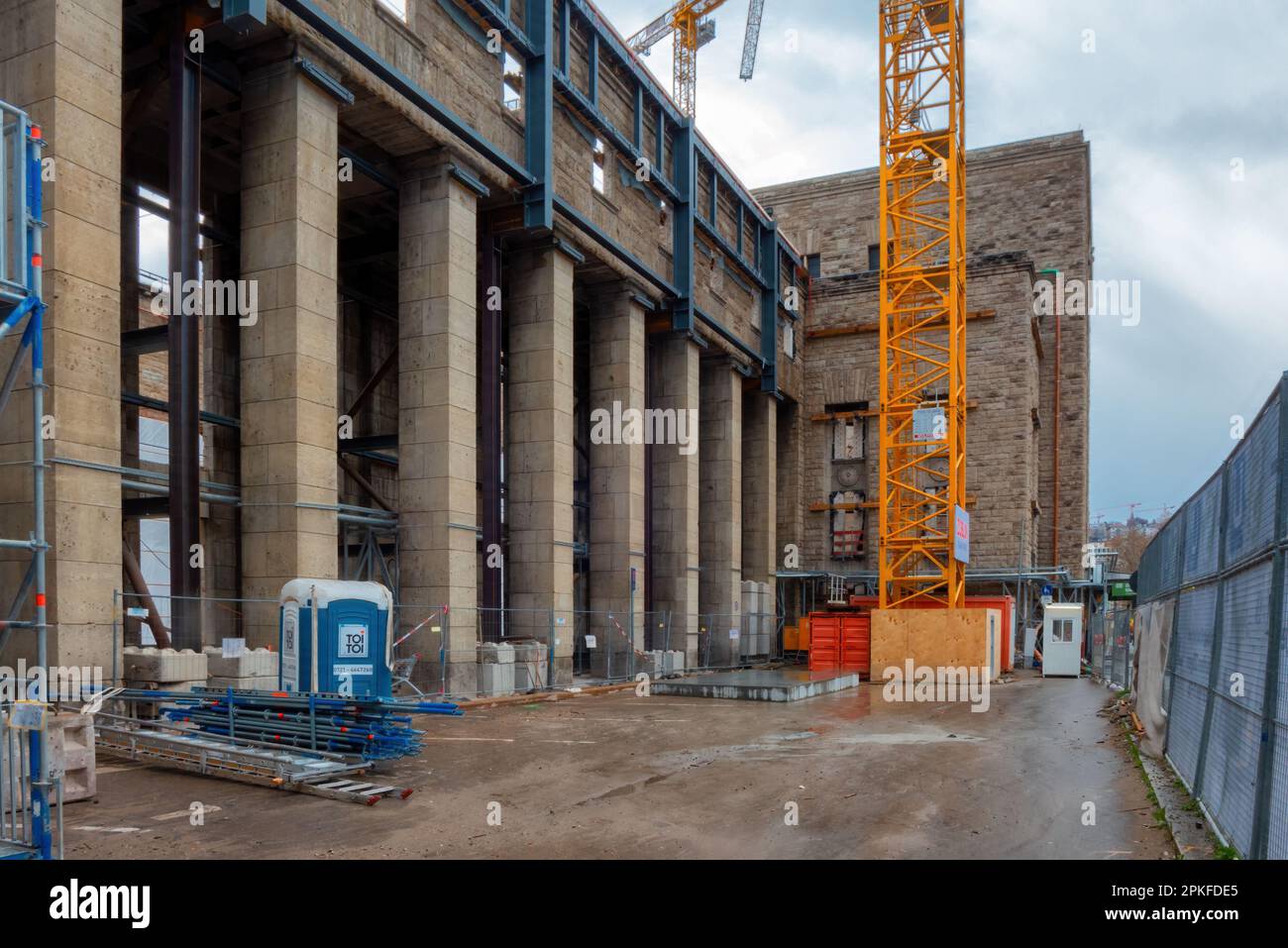 Stuttgart,Allemagne - 07 avril,2023:Gare principale c'est le reste de l'ancienne gare qui a été démolie pour Stuttgart 21. Banque D'Images