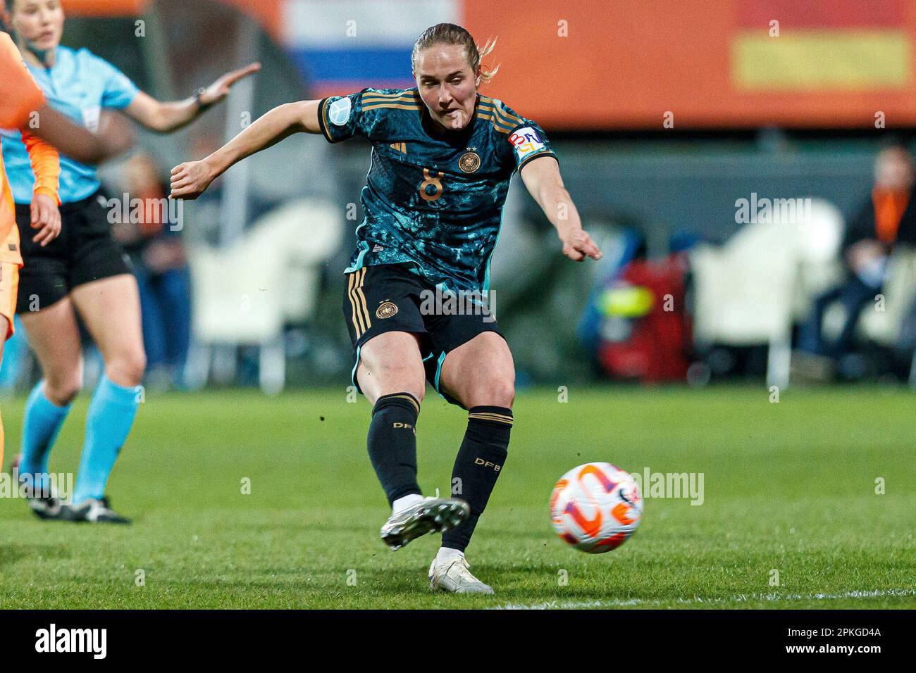 Firo : 7 avril 2023, football, football, match amical DFB jeu de pays des femmes équipe nationale pays-Bas - Allemagne Sydney Lohmann (Allemagne) goalchance, conclusion, Banque D'Images