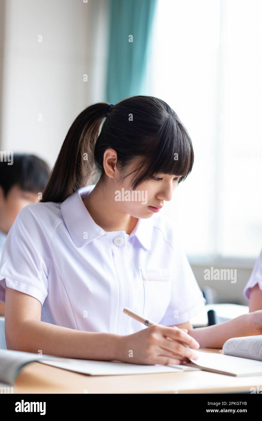 étudiants En Soins Infirmiers Qui étudient