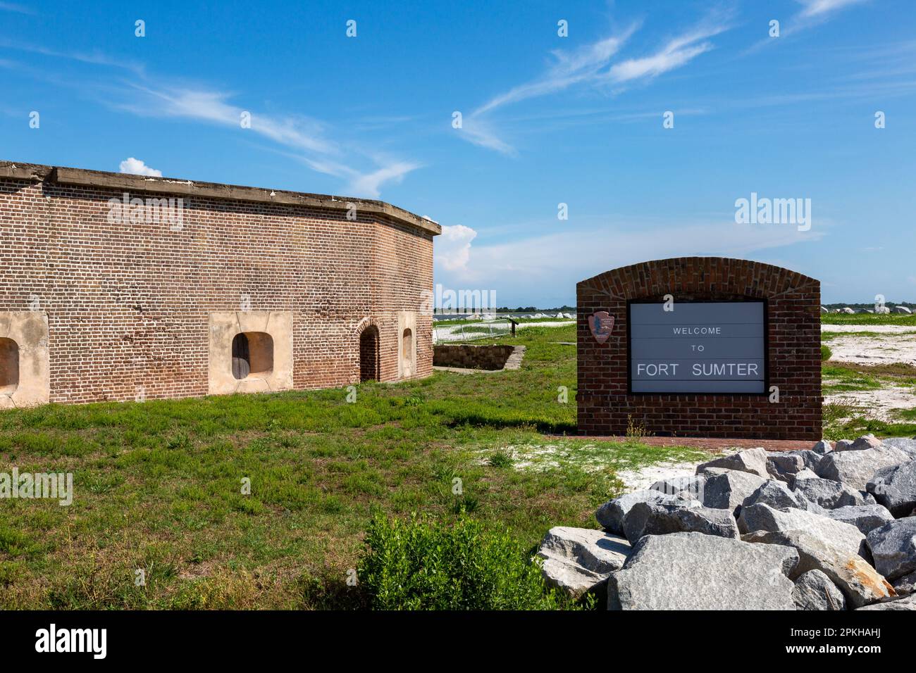 Le panneau de bienvenue au fort Sumter National Monument à Charleston Harbor, Caroline du Sud, États-Unis. Banque D'Images