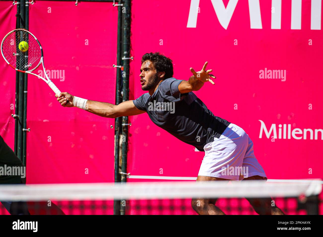 Estoril, Portugal. 07th avril 2023. Francisco Cabral du Portugal joue contre Robin Haase des pays-Bas et Philipp Oswald de l'Autriche lors de la ronde 3rd du tournoi Millennium Estoril Open au CTE-Clube de Tenis do Estoril. Nuno Borges et Francisco Cabral contre Robin Hasse et Philipp Oswald (score final: 2-0) Credit: SOPA Images Limited/Alay Live News Banque D'Images