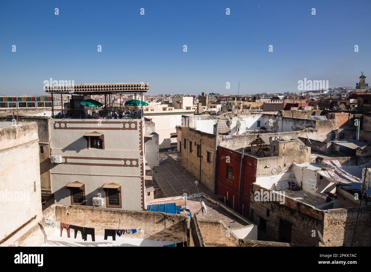 Vue sur le toit de la Médina de Fès au Maroc Banque D'Images
