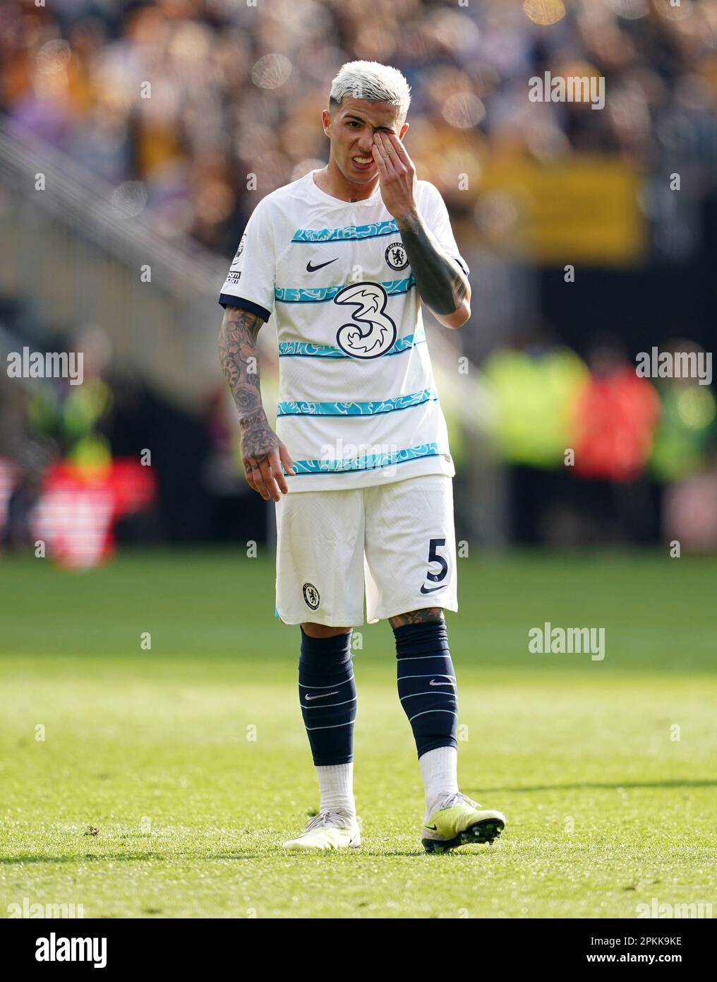 Enzo Fernandez de Chelsea pendant le match de la Premier League au stade Molineux, Wolverhampton. Date de la photo: Samedi 8 avril 2023. Banque D'Images