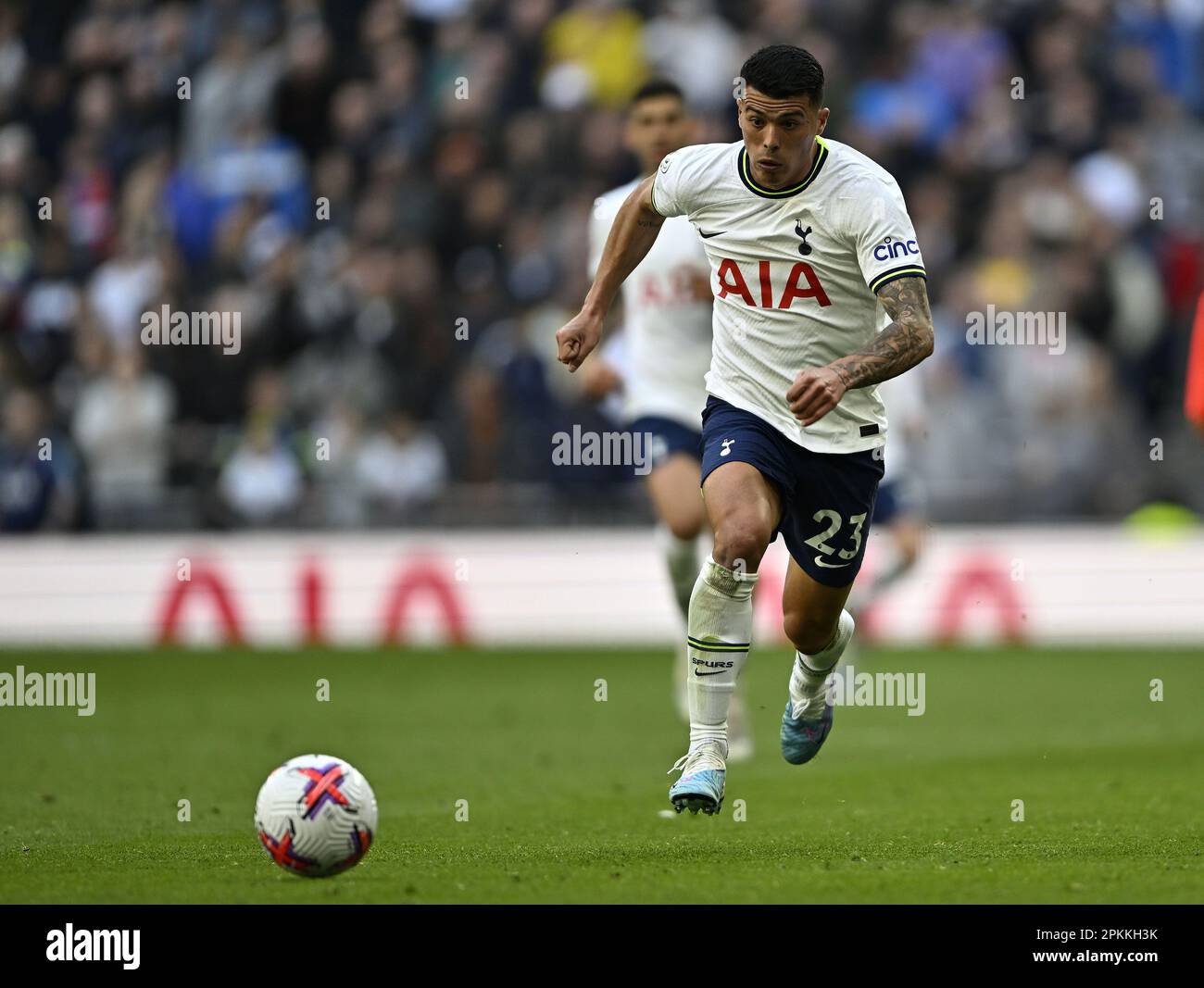 Londres, Royaume-Uni. 8th avril 2023. Pedro Porro (Tottenham) lors du match de la première ligue Tottenham V Brighton au stade Tottenham Hotspur. Crédit : MARTIN DALTON/Alay Live News Banque D'Images