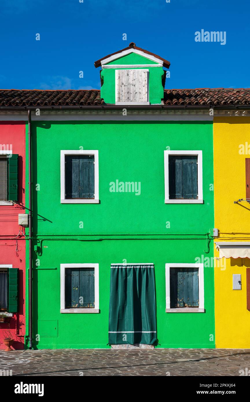 Maison colorée, façades colorées, île de Burano, Venise, site classé au patrimoine mondial de l'UNESCO, Vénétie, Italie, Europe Banque D'Images